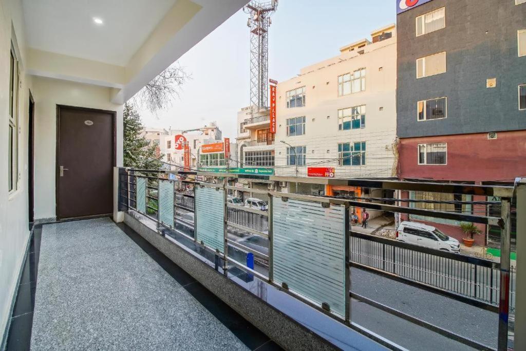 Hotel Classic Paradise Yeni Delhi Dış mekan fotoğraf