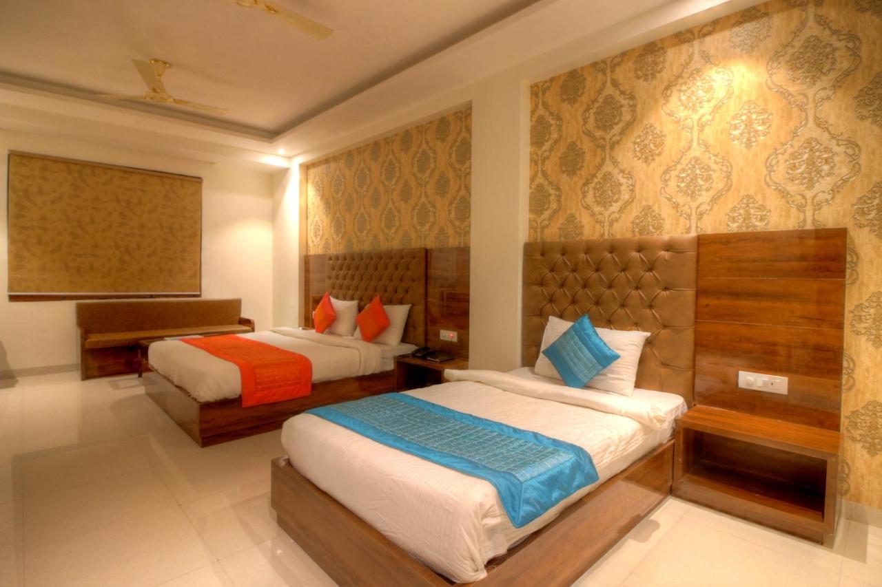 Hotel Classic Paradise Yeni Delhi Dış mekan fotoğraf