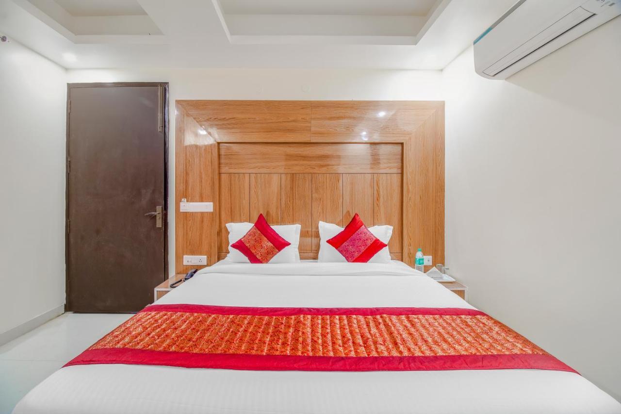 Hotel Classic Paradise Yeni Delhi Dış mekan fotoğraf